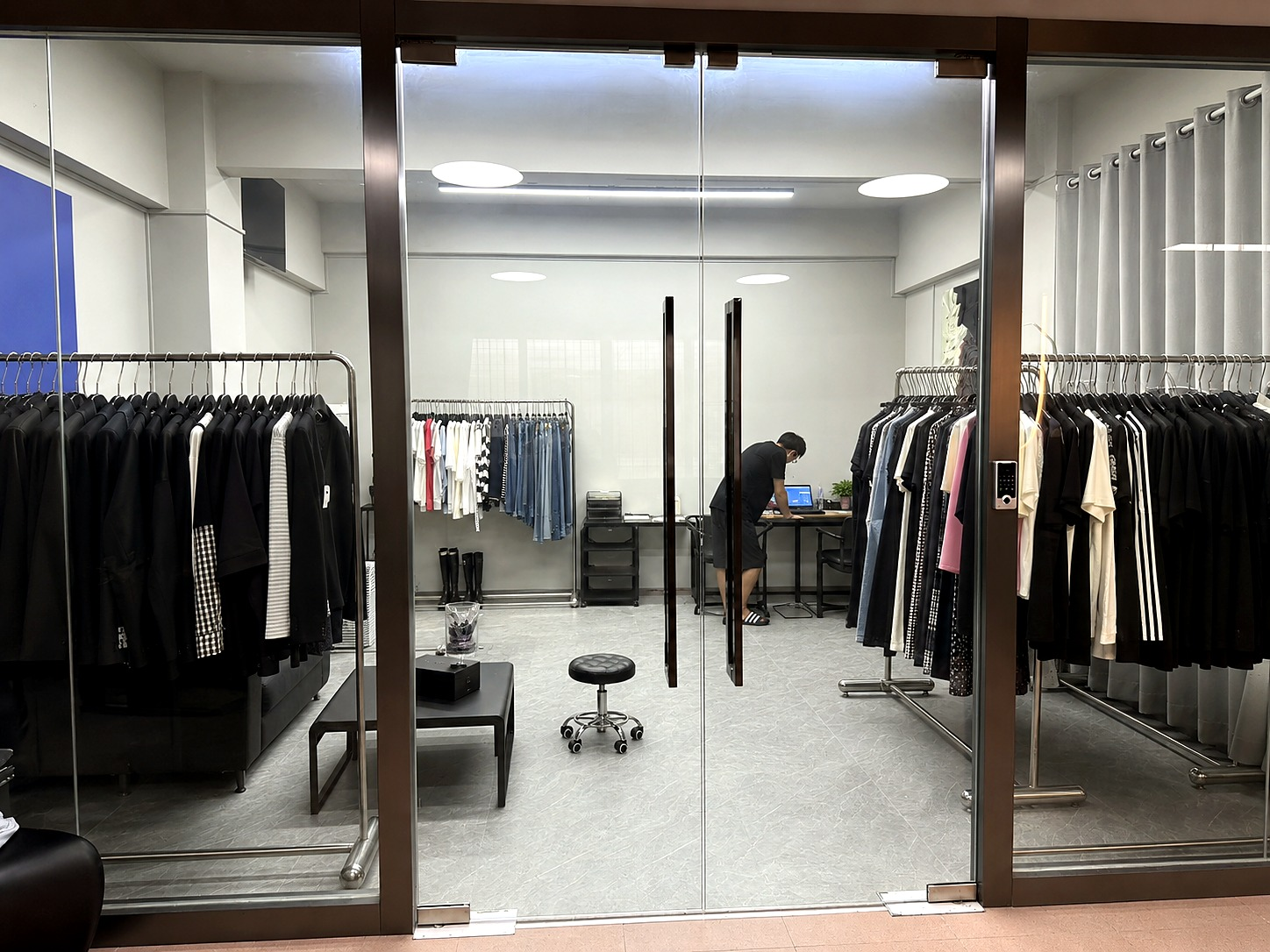 UP NANQING clothing showroom in Guangzhou